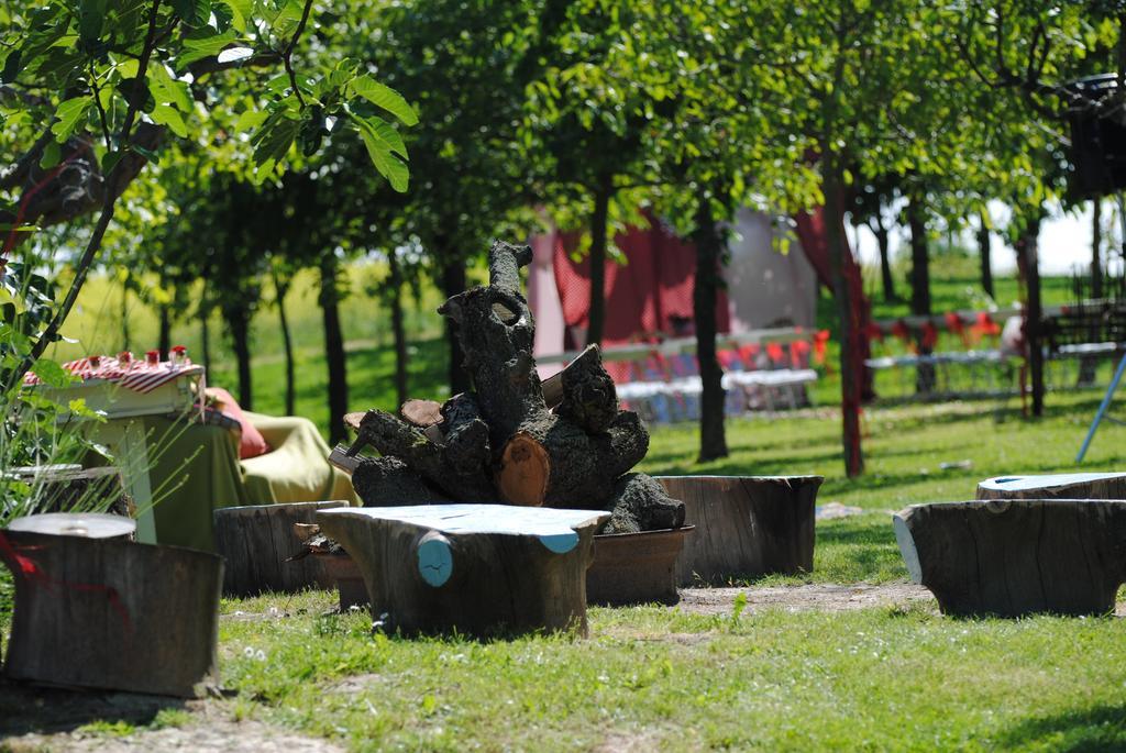 La Commedia Della Pentola Guest House Lu (Piedmont) Екстериор снимка