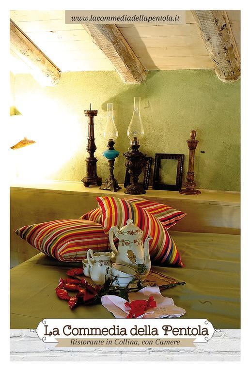 La Commedia Della Pentola Guest House Lu (Piedmont) Стая снимка